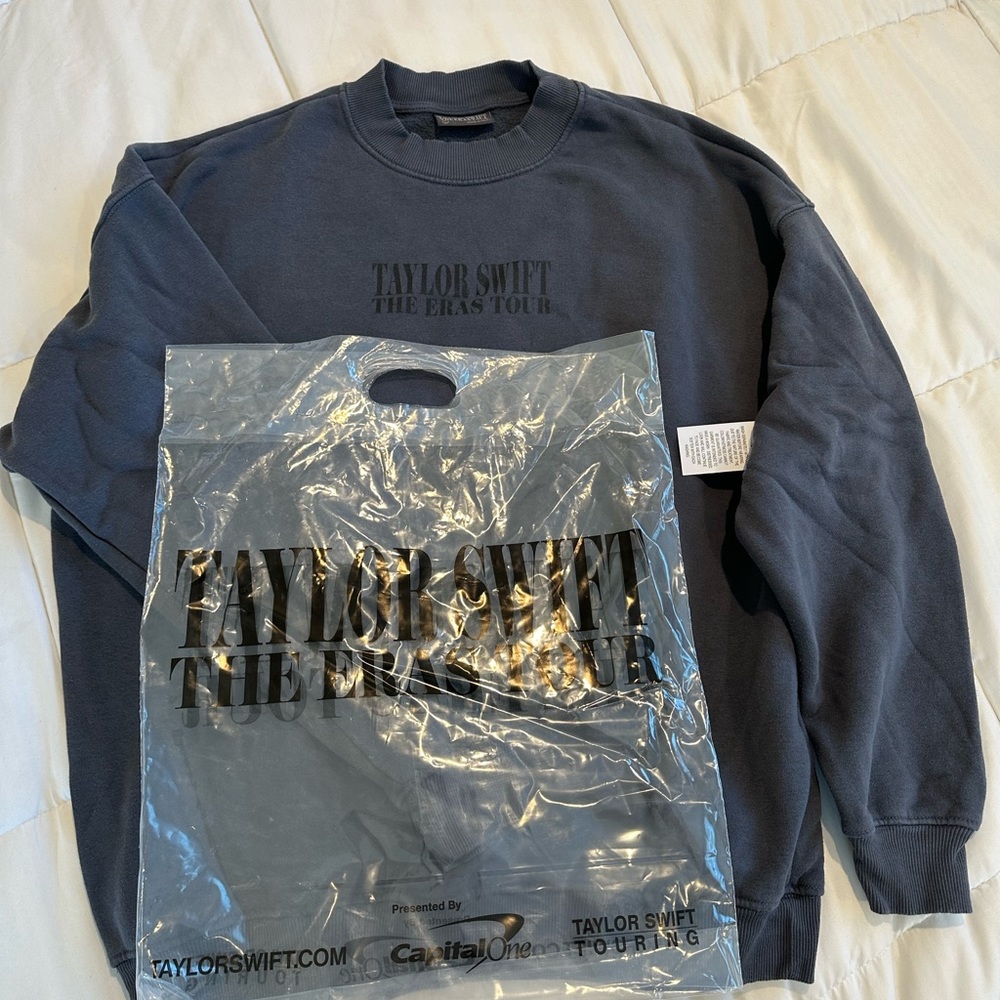 Taylor Swift Blue Crewneck sweatshirt from Eras Tour
